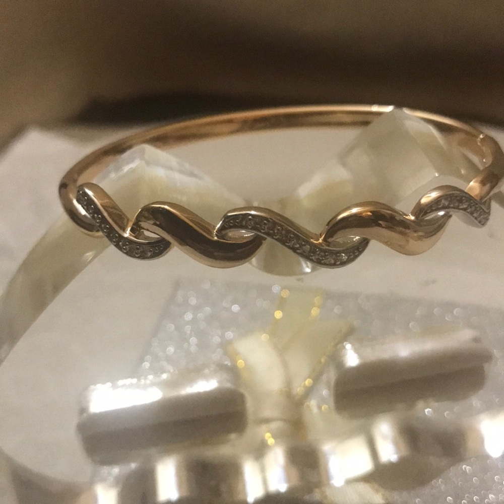 Gold bangle 14 k